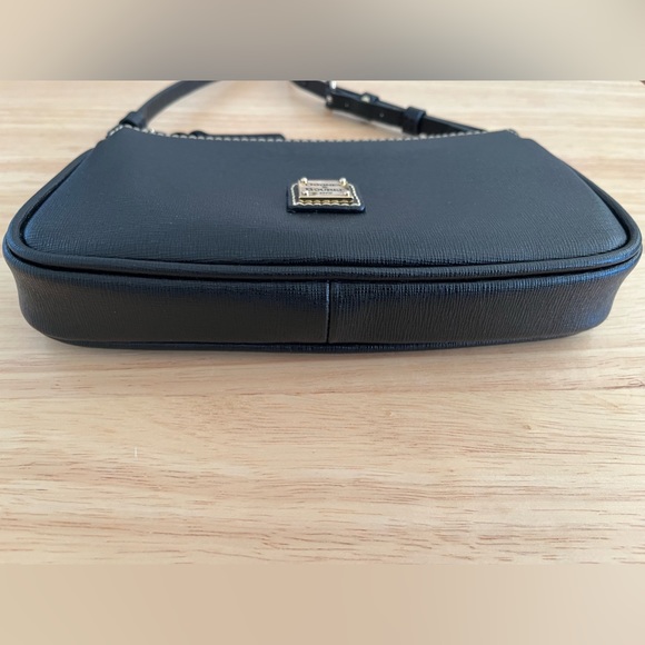 Dooney & Bourke leather crossbody. Color: Black - Picture 7 of 9